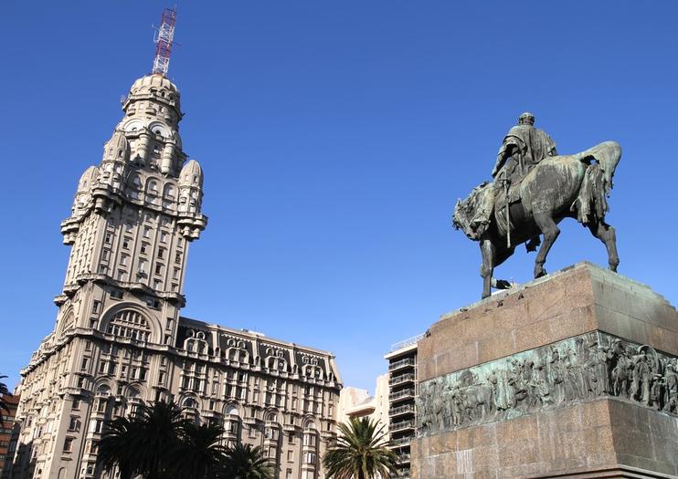 Montevideo Independence Plaza (Plaza Independencia)