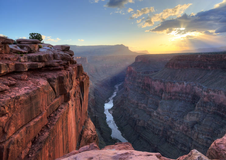 Where To Find The Best Views Of Grand Canyon Recommendations Red Rock Gorges Sandstone Fires Jagged Slopes And Plummeting Cliffs The Grand Canyon Is Striking From Just About Every Angle