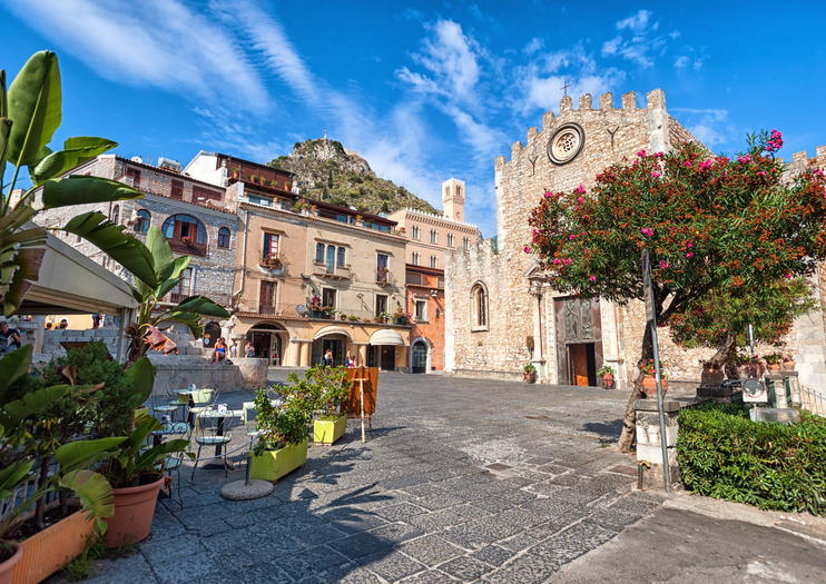 Taormina Piazza Duomo