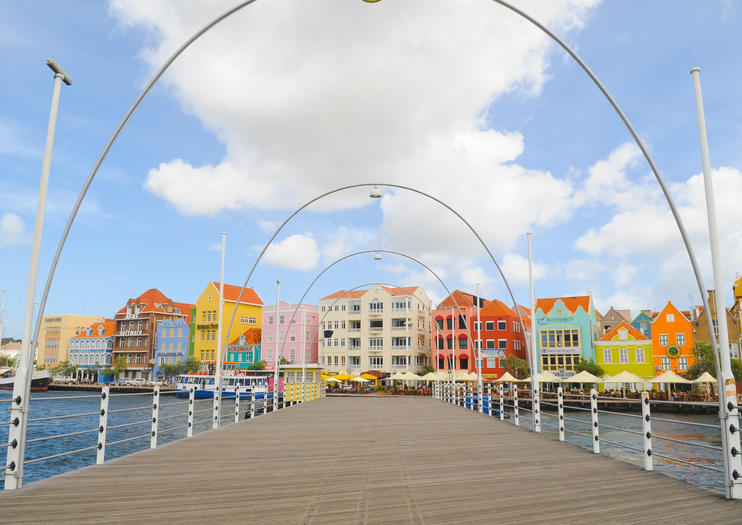 149094 CuracaoWillemstad Shutterstock 134110148 