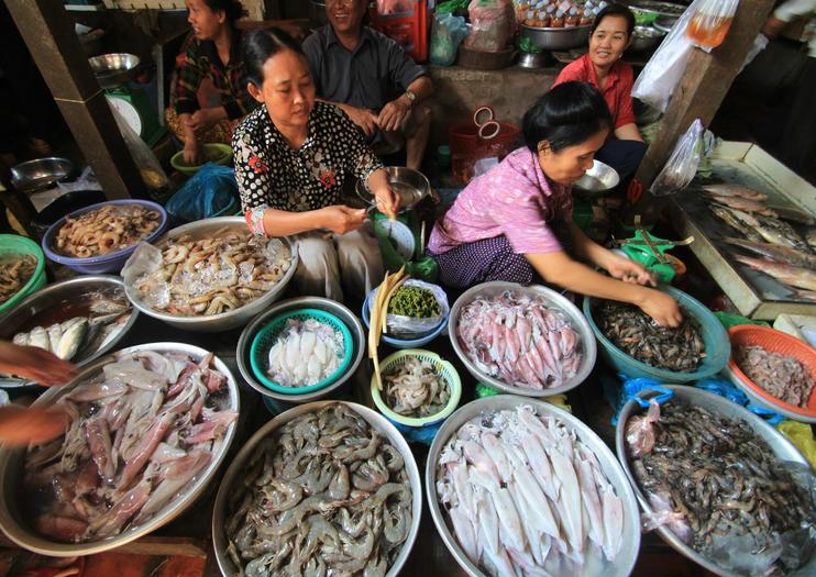 Phnom Penh Russian Market (Toul Tom Poung Market)