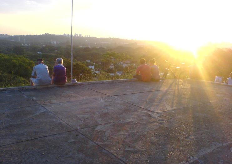 Sunset Square (Praça Por do Sol)