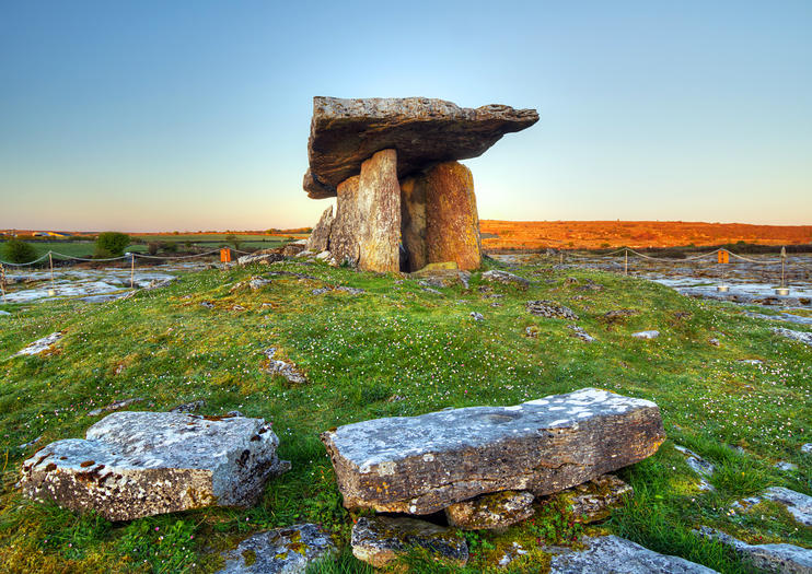 poulnabrone dolmen