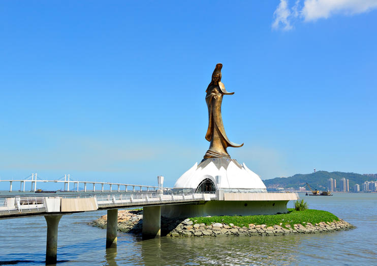Kun Iam Statue