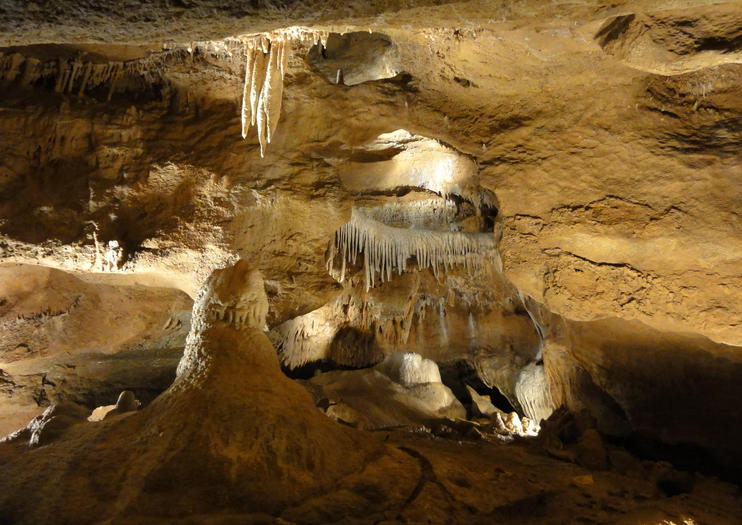 Koneprusy Caves (Konepruské Jeskyne)