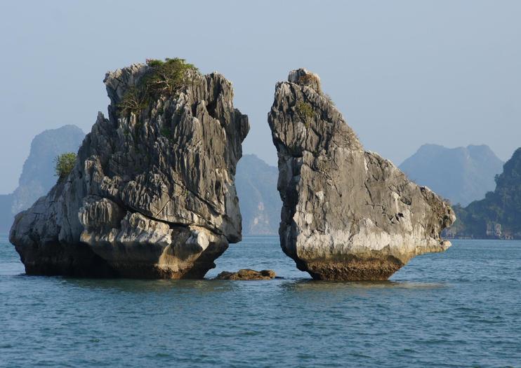 Hon Ga Choi Island (Fighting Cocks Island)