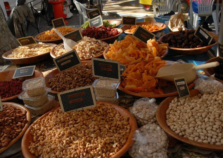 St-Tropez Market (Marché Place des Lices)