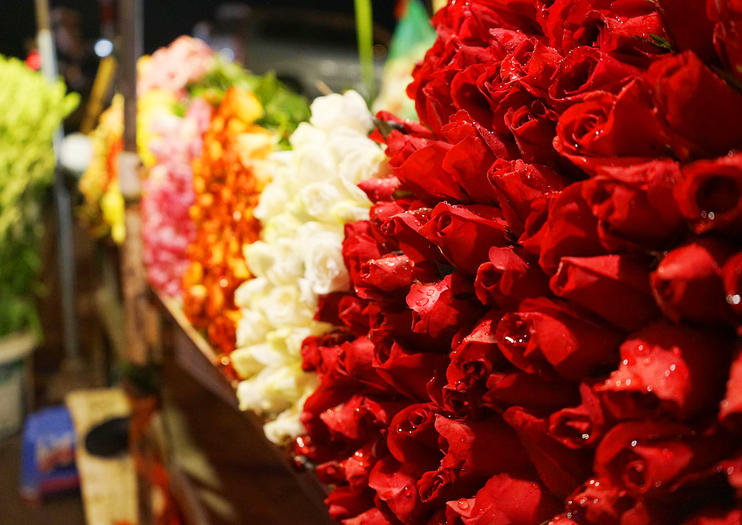 Quang Ba Flower Market
