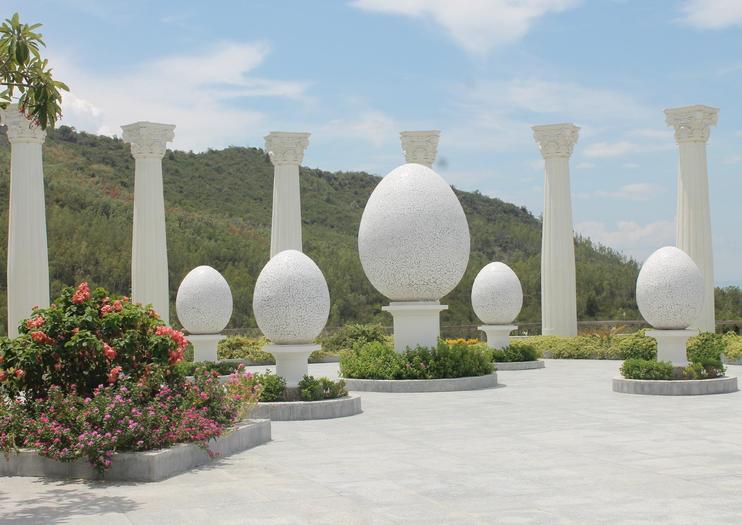 100 Egg Theme Park (Khu Du Lich Tram Trung)