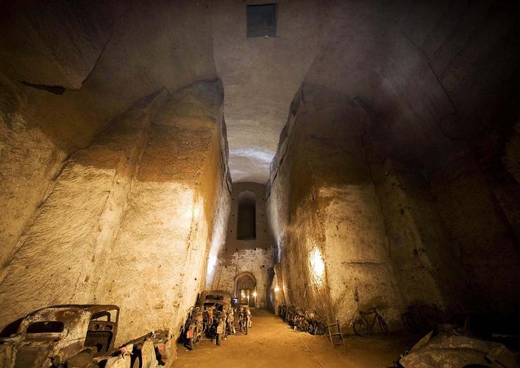 Bourbon Tunnel (Galleria Borbonica)