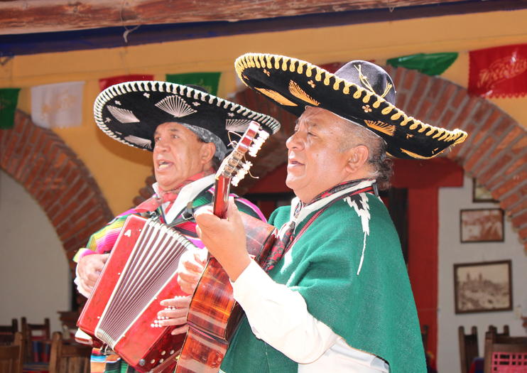 Mariachi Plaza (Plaza de los Mariachis)