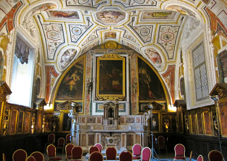 Church of Sant'Anna dei Lombardi (Chiesa di Sant'Anna dei Lombardi)