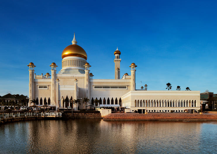 The 10 Best Sultan  Omar Ali  Saifuddin Mosque Tours 