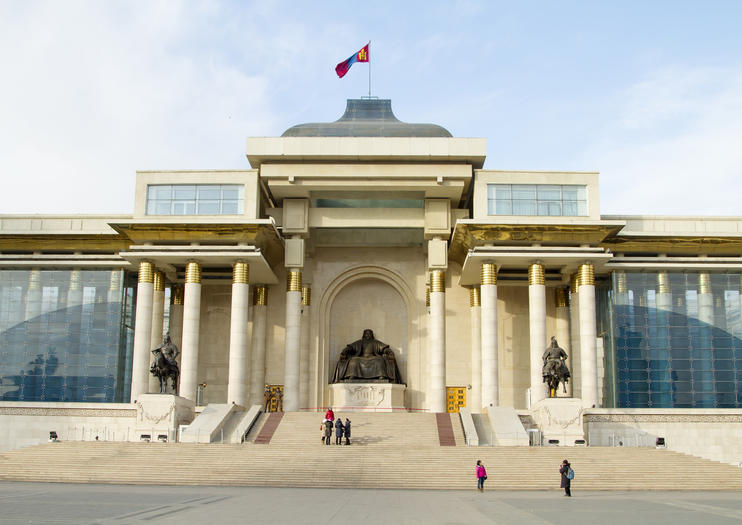 Sükhbaatar Square (Genghis Khan Square)