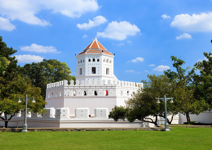 Phra Sumen Fort