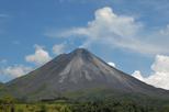 Arenal Volcano and Tabacón Hot Springs Day Trip from San Jose