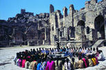 Hyderabad Half-Day Tour: Golconda Fort and Qutub Shahi Tombs