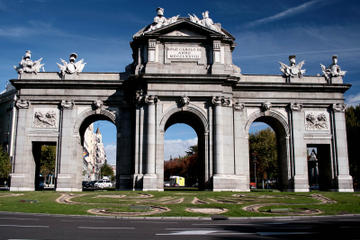 Madrid Sightseeing Bus Tour With Optional Bernabeu Stadium Visit or Cable Car Ride