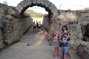 3-day Classic Greece Private tour with four-star Hotels