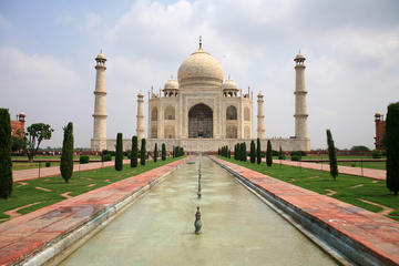 Private Sunrise Taj Mahal tour with Agra Fort