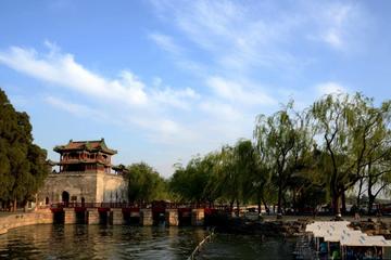 Beijing Private Day Tour: Summer Palace and Mutianyu Great Wall