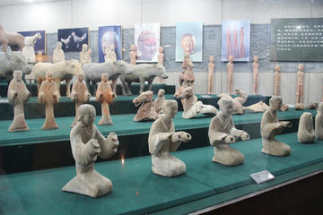Private Tour: Terracotta Warriors and Han Yang Ling Mausoleum from Xi'an