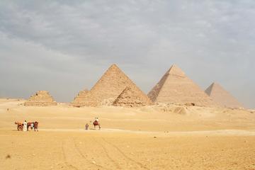 Private Day Tour: Giza Pyramids and Sphinx, Egyptian Museum and Tulun Mosque from Hurghada