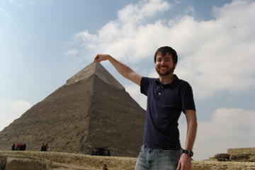 Private Day Trip with Guide to Giza Pyramids and Saqqara from Cairo