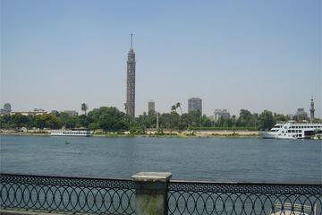 Private Guided 8 Hour Tour to Giza Pyramids Cairo Tower and Egyptian Museum