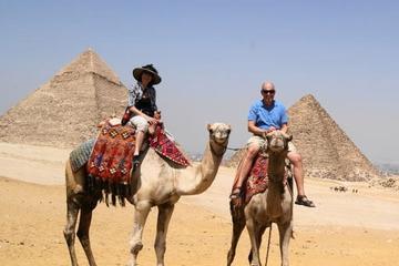Private Guided Day Tour to the Giza Pyramids Alabaster Mosque and Khan El khaili Bazaar in Cairo