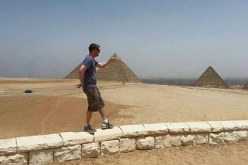 Stopover Tour: Giza Pyramids, Egyptian Museum with Lunch and Camel Ride