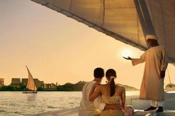 Cairo layover Tour to Giza Pyramids and Felucca Ride on Nile from Cairo airport