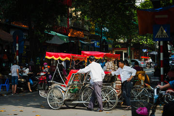 Private Tour: Hanoi Highlights full day trip Rickshaw included