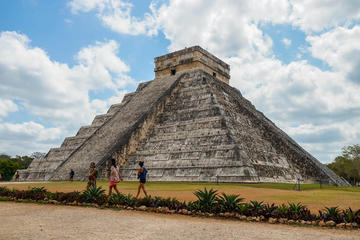 Chichen Itza and Zaci Cenote Private Photography Tour