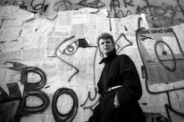 Berlin Small-Group Half-Day Walking Tour: David Bowie and the End of the World with a Historian Guide
