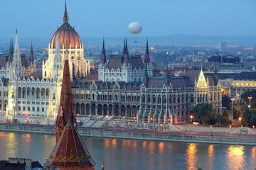 Downtown Budapest 3-Hour Small Group Tour with a Historian