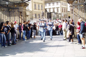 Grand City Tour with Visit to Prague Castle and Charles Bridge