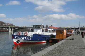 Prague Evening Cruise with Buffet-Style Dinner and Live Music