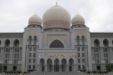 Private Putrajaya and Agricultural Park with Arabic Speaking Guide