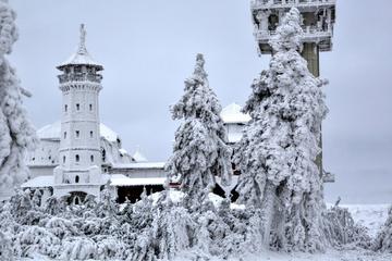 Full-Day Skiing for Beginners on Klínovec Tour from Prague