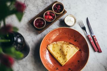 Russian Pancakes Tour with Free Samplings and Historical Walk in Downtown Moscow
