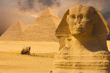 Discover the pyramids and Egyptian museum with food tour in Cairo