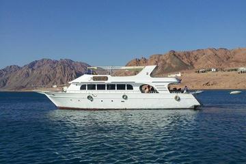 Half or Full Day Boat Trip in Dahab