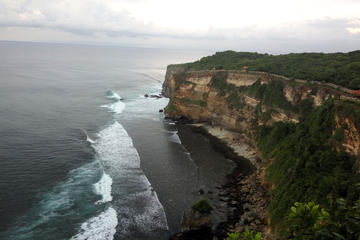 Private Tour: Full-Day Tanah Lot and Uluwatu Temples with Kecak Fire Dance Show