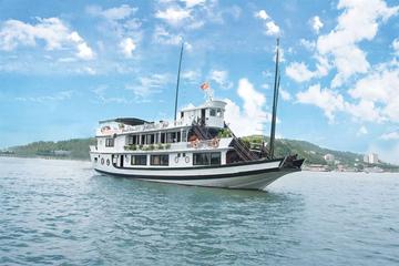 Ha Long Bay 2-Day Deluxe Cruise Tour including Kayaking and Cooking Demonstration