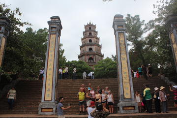 Hue: Deluxe group tour