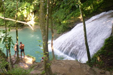 Montego Bay Shore Excursion: Blue Hole and Secret Falls Express plus Shopping