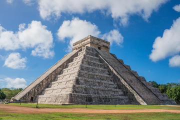 Private Tour to Chichen Itza with Cenote and Gourmet Lunch