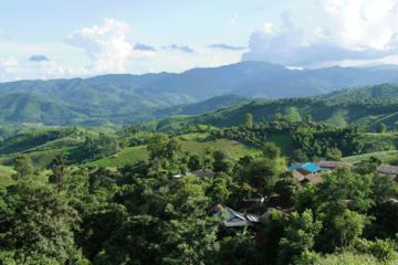 Private Trekking Day Tour in Chiang Rai: Visit Hill Tribes Villages and Learn Traditional Weaving Methods
