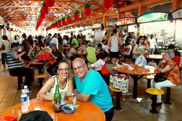 Singapore Hawker Center Food Tour and Neighborhood Walk with Hotel Transfer